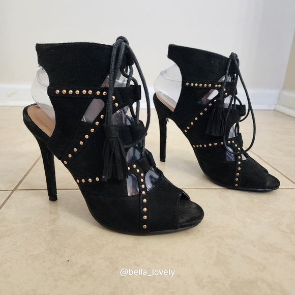 Shoes - Elegant Black Laced Up Gold Studded Heels With Tassles